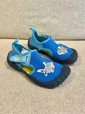 Newtz Shark Water Shoes Toddler Size 7/8 – Excellent Used Condition